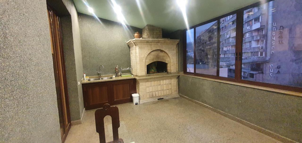 Guest House Erevan Esterno foto