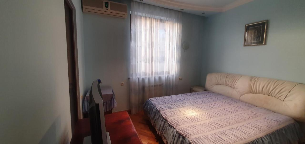 Guest House Erevan Esterno foto