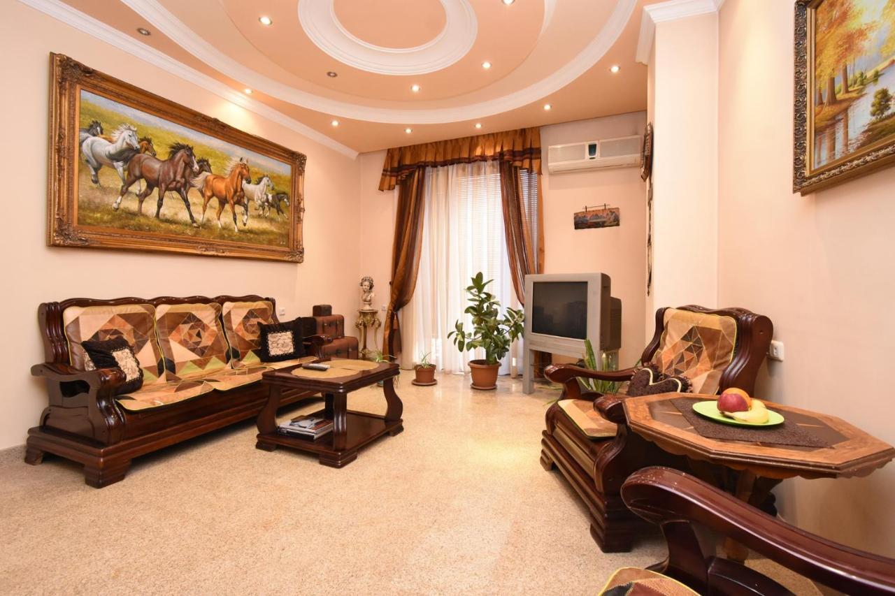 Guest House Erevan Esterno foto