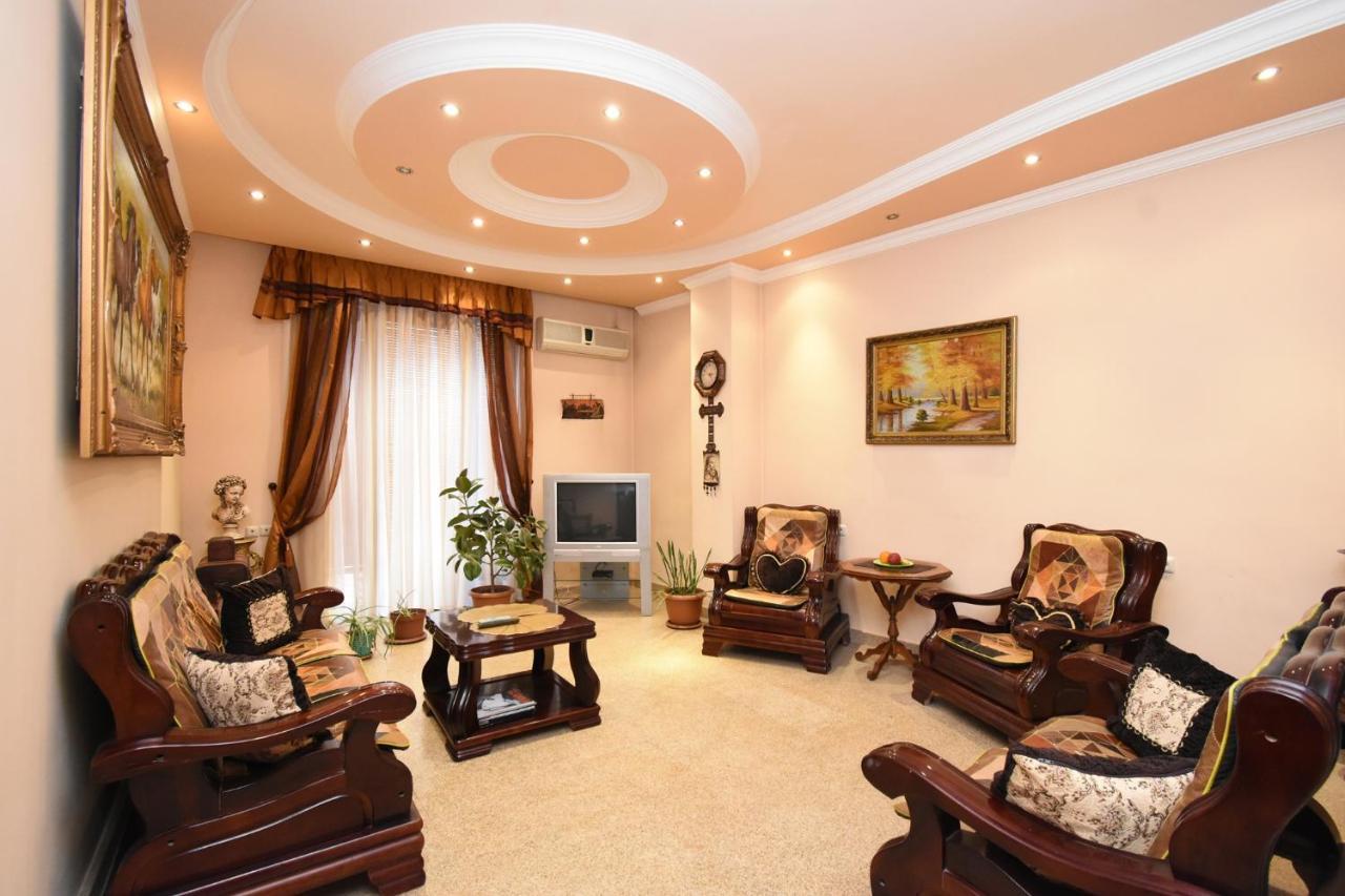 Guest House Erevan Esterno foto
