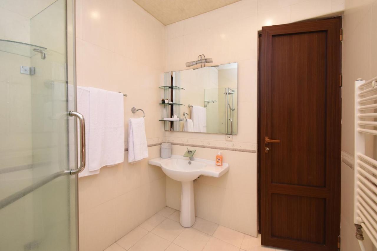 Guest House Erevan Esterno foto