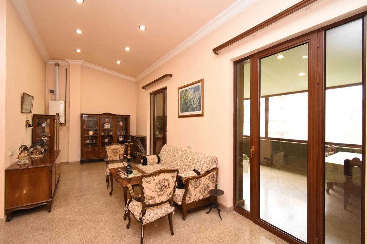 Guest House Erevan Esterno foto