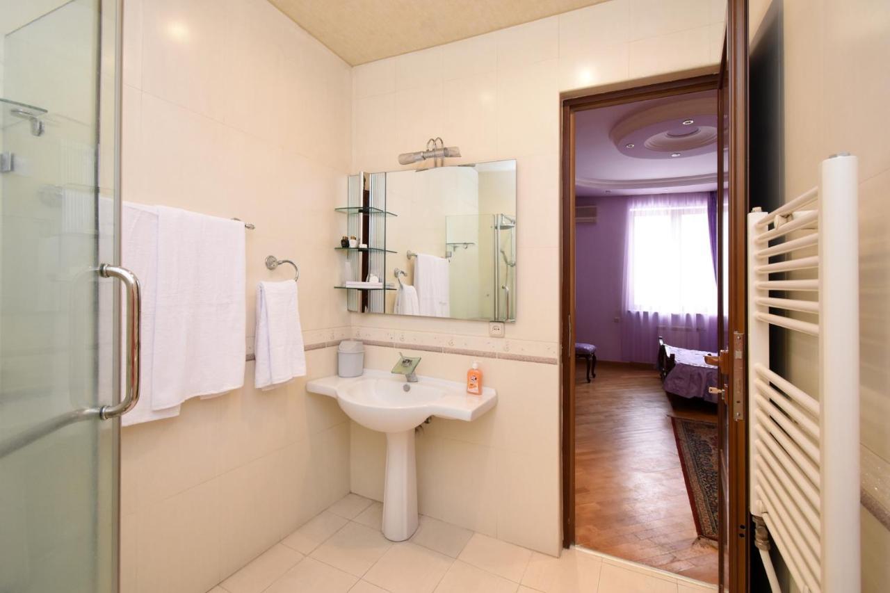 Guest House Erevan Esterno foto