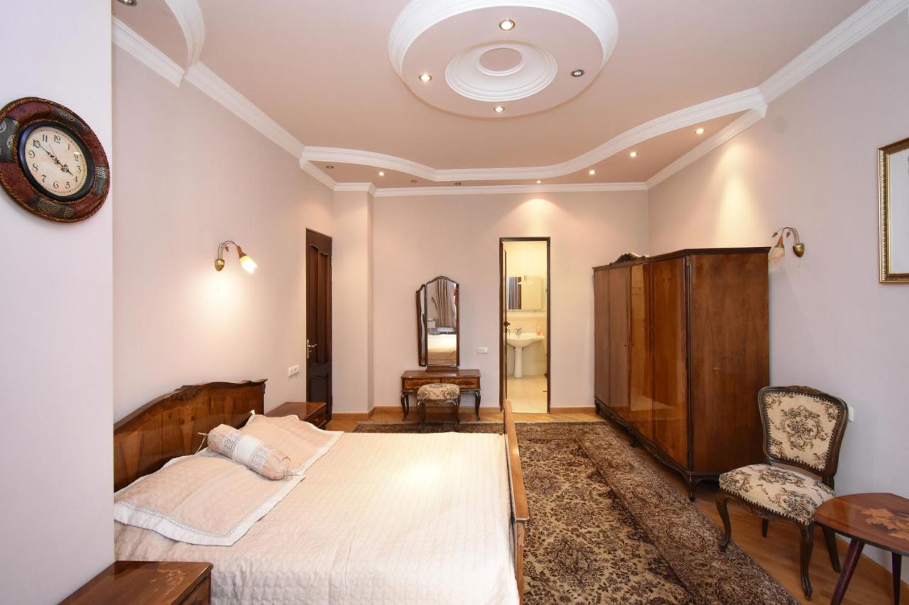 Guest House Erevan Esterno foto