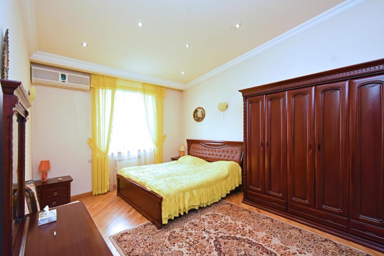Guest House Erevan Esterno foto