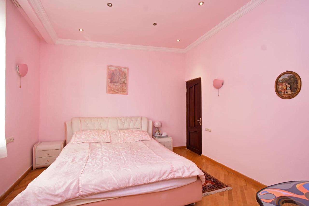 Guest House Erevan Esterno foto
