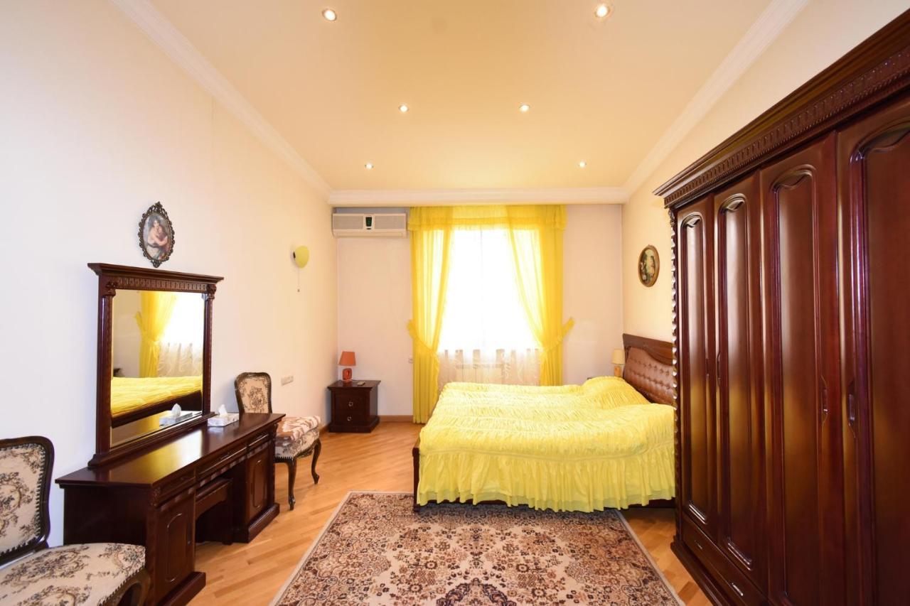 Guest House Erevan Esterno foto