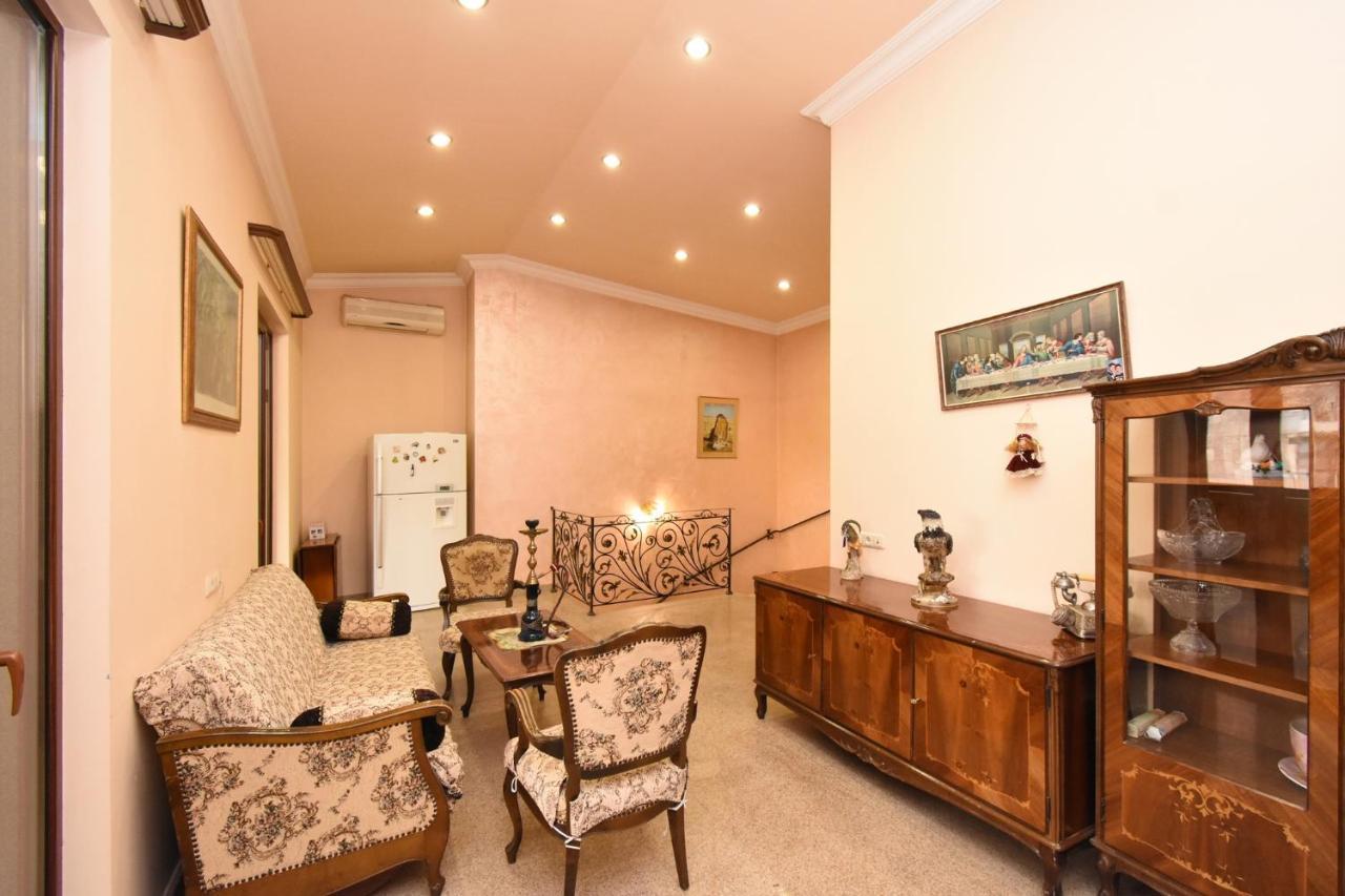 Guest House Erevan Esterno foto