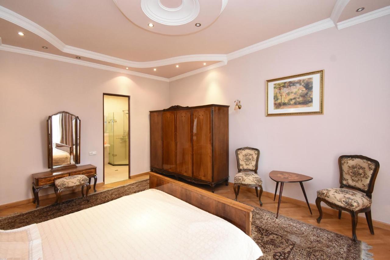 Guest House Erevan Esterno foto